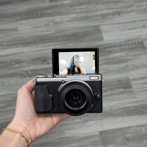 Fujifilm x70 3mp compact - x70,