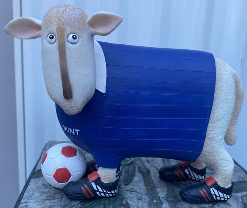 Enesco ewe and sporting - ewe,