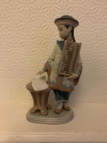 Lladro chinese figurine - 1/2",