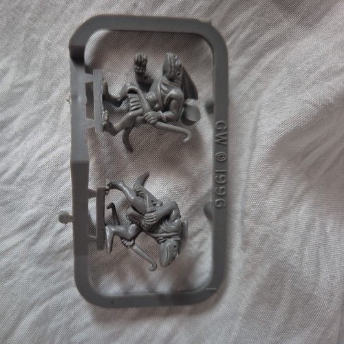 Single plastic skink - single,