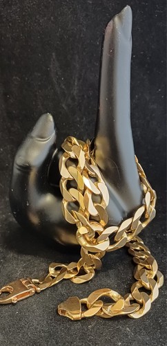Quality vintage 9ct solid gold - quality,