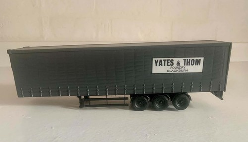 Corgi modern trucks curtain