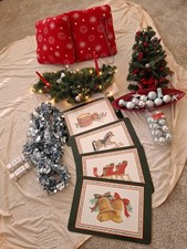 XMAS DINING TABLE CENTRE PIECE,WITH CANDLES AND LIGHTS PLUS MUCH MORE!