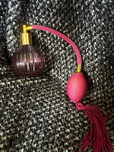 Purple ribbed glass perfume - ribbed,