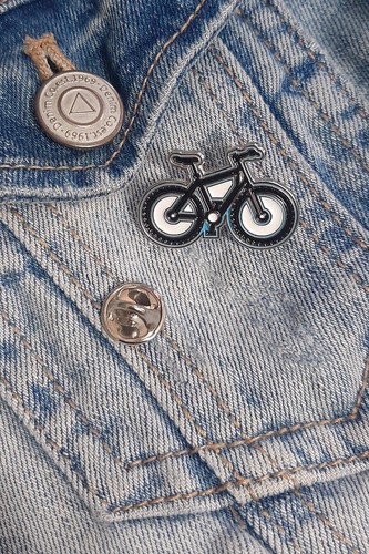 Cyclists mountain bike lapel - cyclists,