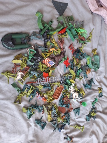 Mixed lot vintage plastic - lot,