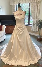 Alan Hannah wedding dress with