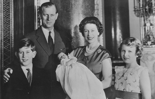 The royal family postcard ref - royal,