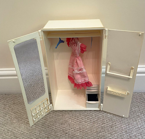 Vintage sindy doll - vintage, wardrobe