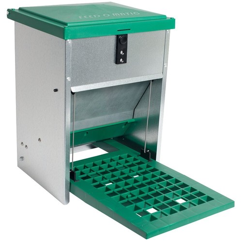 Feedomatic treadle chicken - treadle,