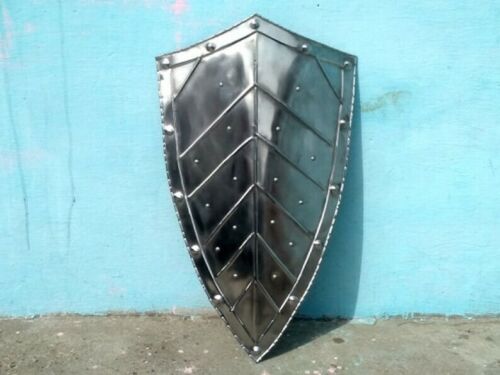 Medieval leaf design - medieval,