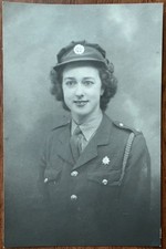 PC SIZE PHOTO PORTRAIT BRITISH AUXILIARY TERRITORIAL SERVICE WOMAN WELLS SOM.