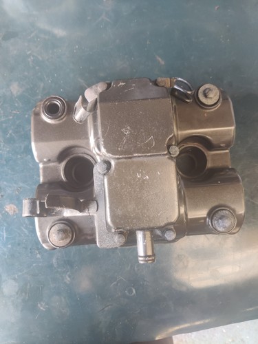 Rear cylinder head - rear, a