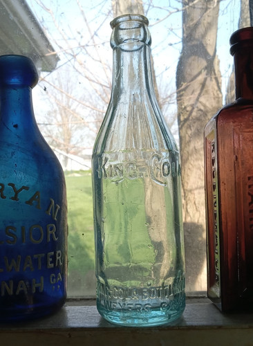 King cola weyers cave - cola,