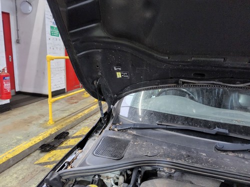 Bonnet hinge volvo - rh,