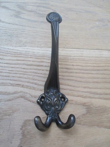 Ornate triple hook - ornate, hook-decorative