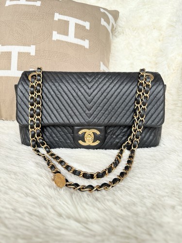 Chanel black medium size - chanel,
