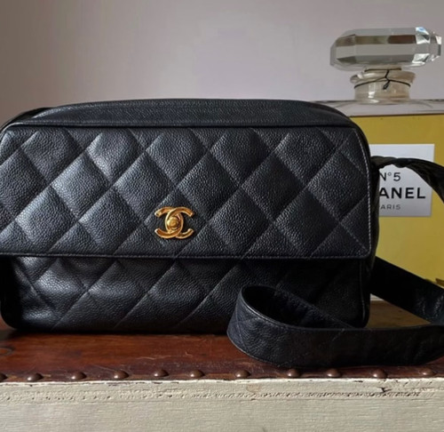 Rare black vintage chanel - black,