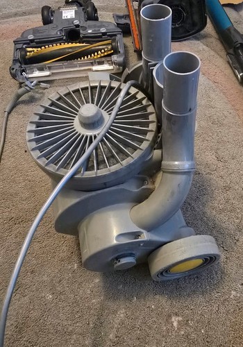 Dyson dc04 clutched vacuum - clutched,