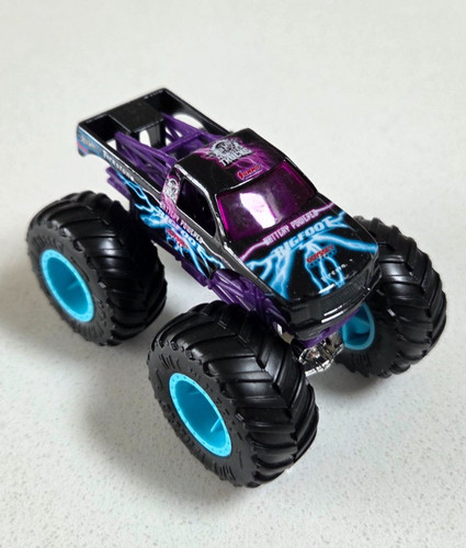 Hot wheels big foot - hot,