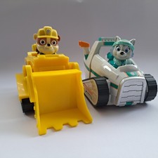 Paw Patrol Rubble And Everest Vehicle And Toy Figure Set