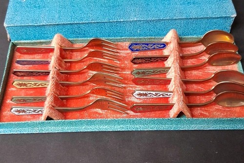 Vintage boxed enamel spoons - boxed,