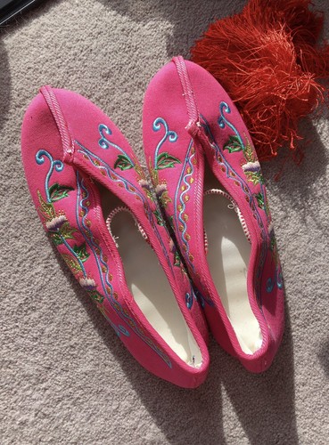 Peking opera shoe fushia - opera,