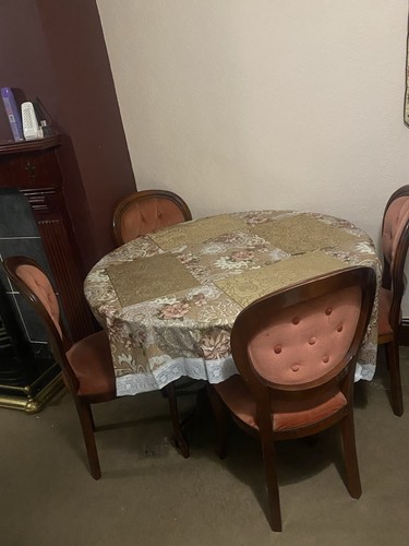 Varnished italian style round - varnished, italian-style