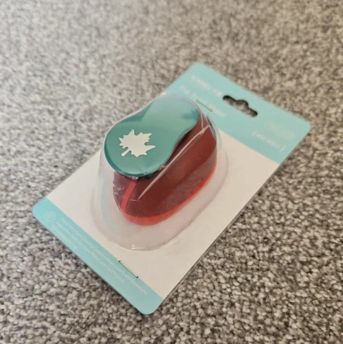 Paper craft punch maple - paper, leaf