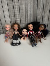 Bratz doll figures - , bundle