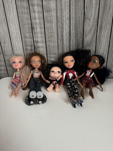 Bratz doll figures bundle - , x5