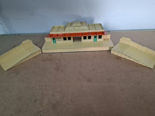 Hornby dublo through station - hornby,