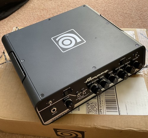 Ampeg venture 700 watt - -,