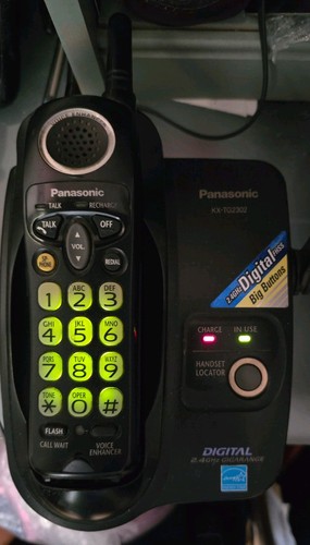 Panasonic tg2302b black 4 - kx-tg2302b,