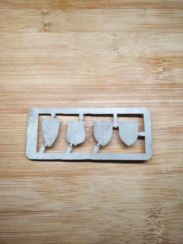 Empire shield sprue fighter - empire, y