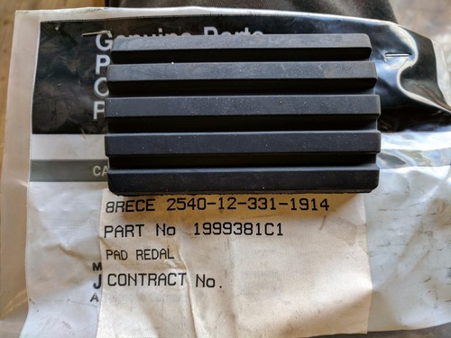 Case pedal rubber 1999381c1 - case,