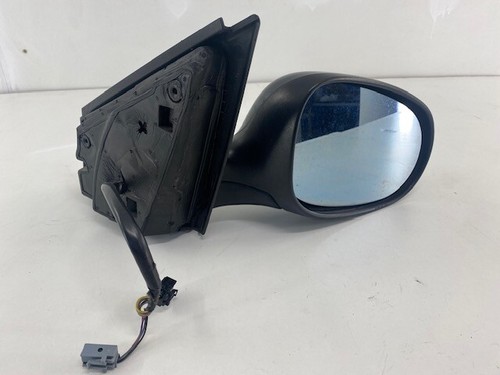 01704737500 right rearview - right,