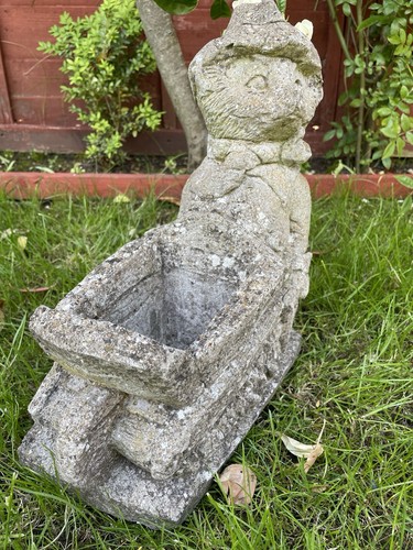 Concrete stone bear pushing - concrete,