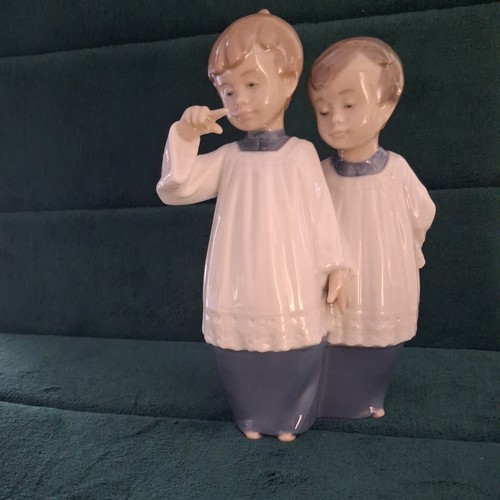 Nao lladro 1072 - 1072, boys