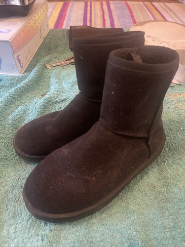 Lady size shoes job - size,