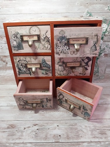 Alice wonderland mini chest - alice,