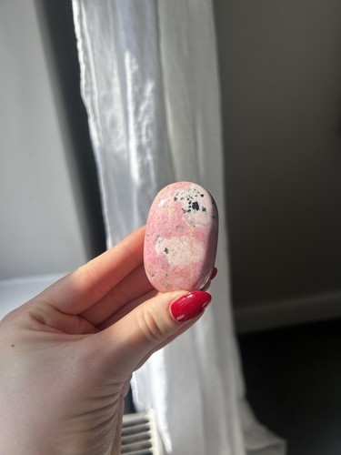 Bubblegum pink rhodonite - pink,