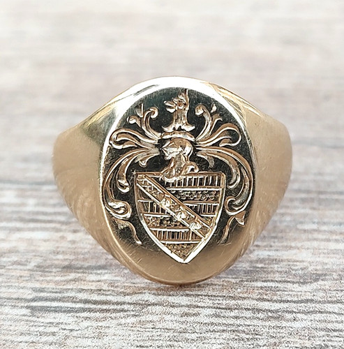 Vintage 14kt gold oval knight - oval,