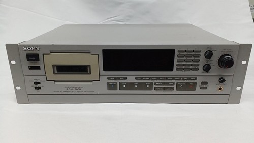 Sony pcm 2600 - illuminated, bay