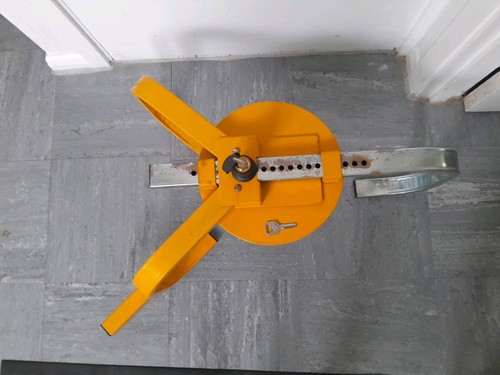 Wheel clamp adjustable - wheel, lock