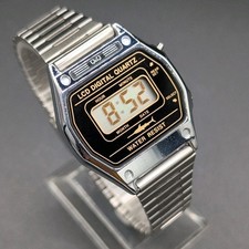 Q&Q LCD Digital Quartz Watch