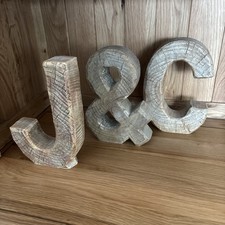 Next Decor Small Brown Bronx Wood Effect Resin Alphabet Ornament ‘&’ Character 