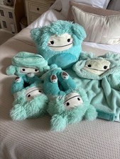 Squishmallow yeti Bigfoot Job Lot Hoodie Slippers Toy Bag Bundle age   12-16