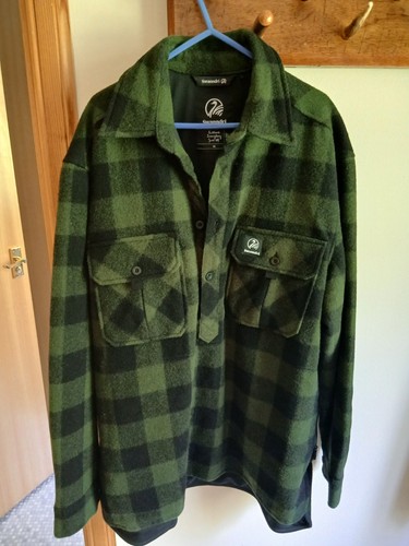 Swanndri size green - swanndri,