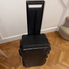 SKB handled wheeled flight case with slide out carry handle